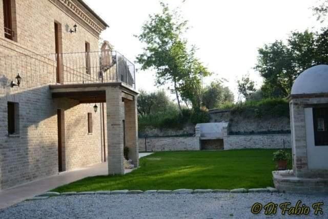 L' Antico Pozzo Country House Monsampietro Morico Exteriör bild